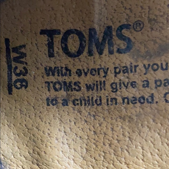 Black Toms size 36. Non smoking pet free home - Picture 3 of 4